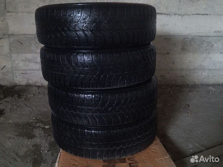 Bridgestone Ice Cruiser 5000 215/70 R16