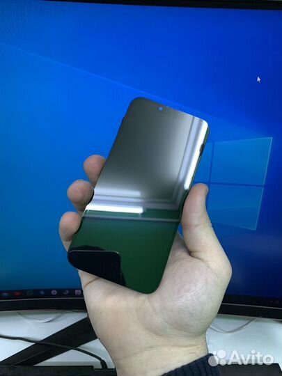 Дисплей iPhone 13