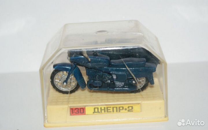 Мотоцикл 1/30 Днепр-2 1977 год Саратов Тантал