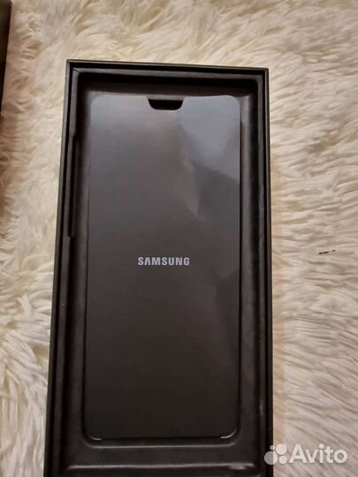 Пустая коробка из под смартфона samsung note 10+