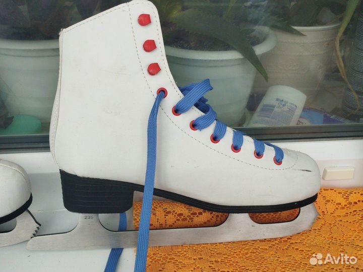 Коньки фигурные