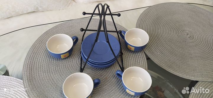 Комплект кофейных чашек с блюдцами на подставке