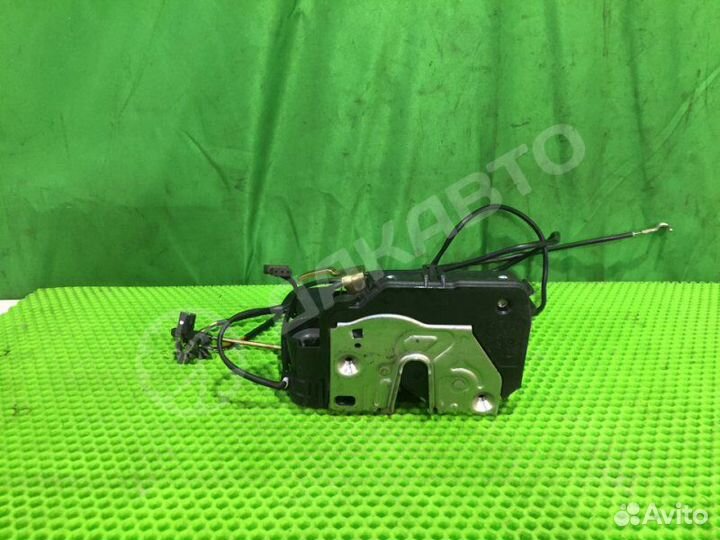 Замок двери передний правый Mercedes-Benz C W203