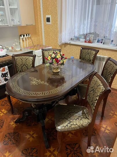 Кухонный стол
