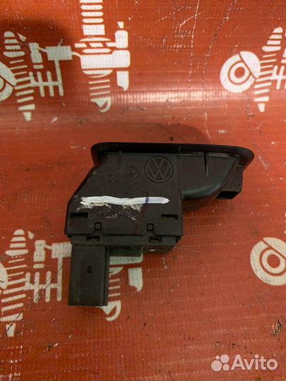 Volkswagen Polo Кнопка стеклоподъемника