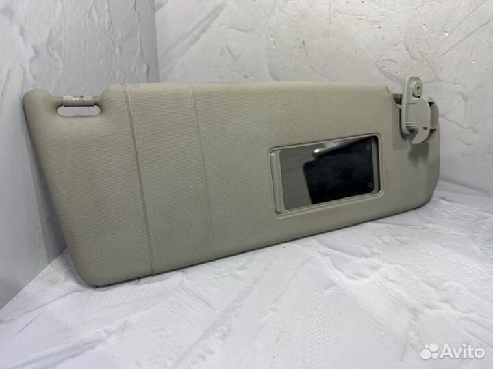 Козырек солнцезащитный правый Skoda Octavia 1U2