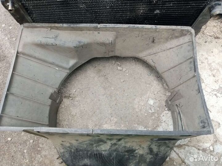 Кожух радиатора Toyota Lite Ace