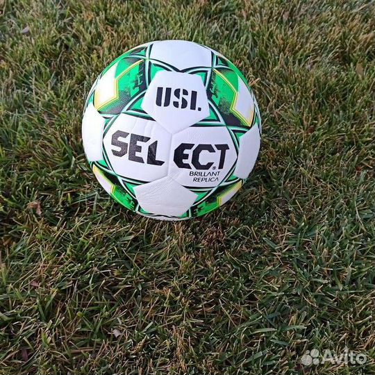 Футбольный мяч