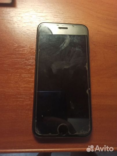 Телефон iPhone 7