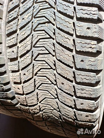 Michelin X-Ice North 3 215/65 R16