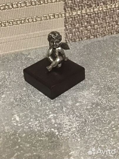 Статуэтка из серебра ангел