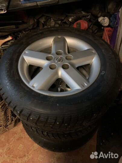 Шины 215 65 16 зимние Doublestar. На литых дисках