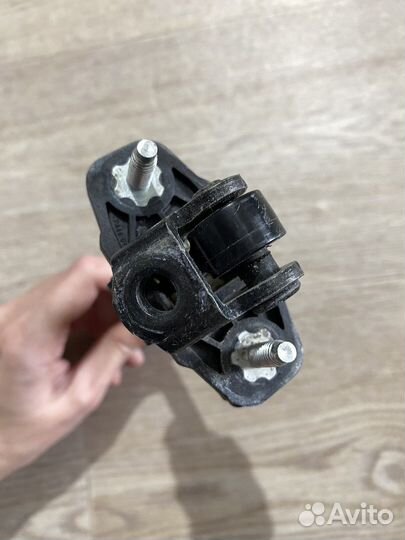 Ограничитель водительской двери Ford Focus 3