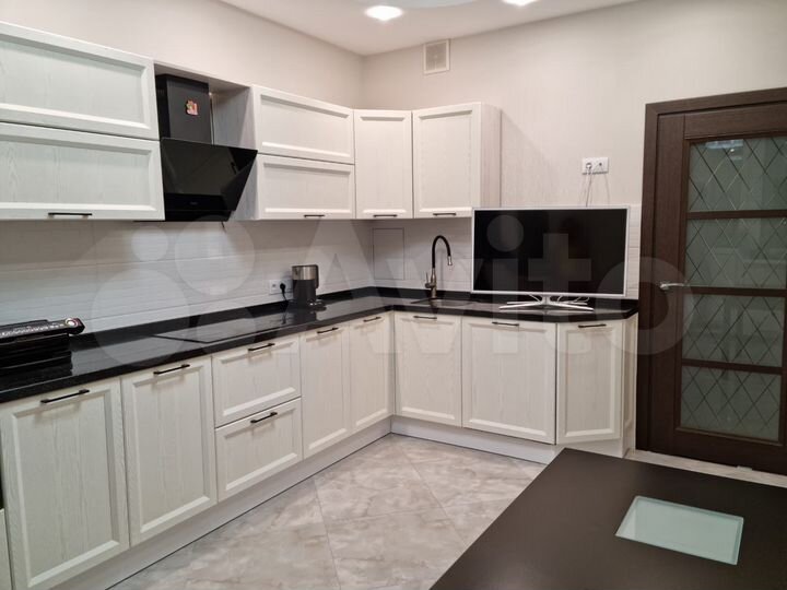 2-к. квартира, 65 м², 3/17 эт.