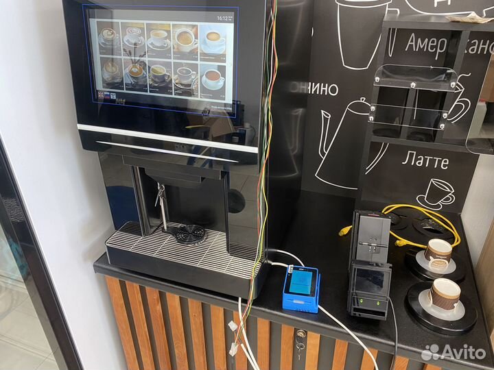 Профессиональная кофемашина для кофейни