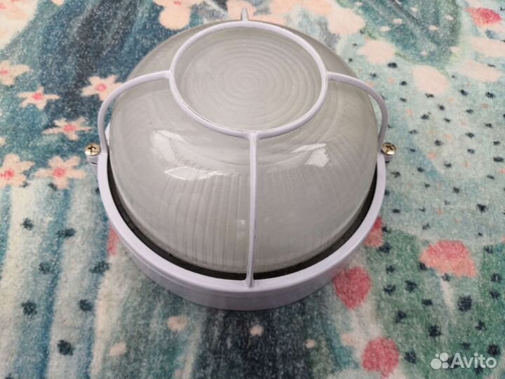 Светильник новый