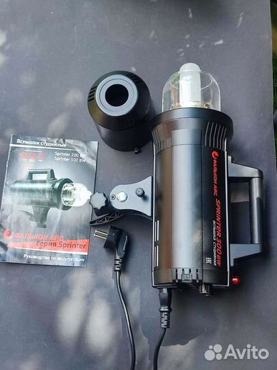 Студийная вспышка (импульсный свет)