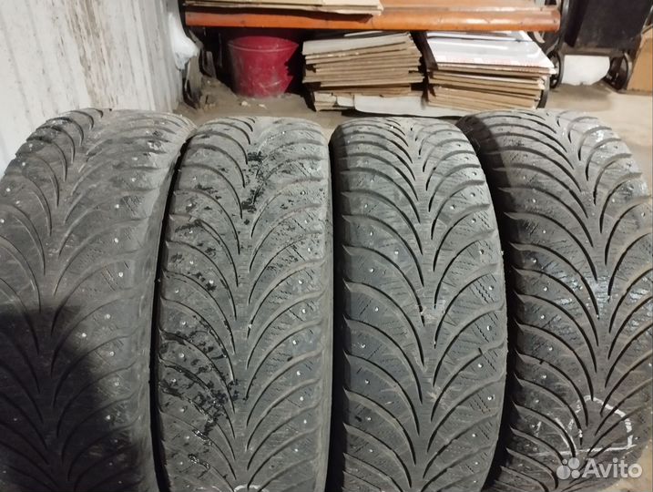 Goodyear UltraGrip Extreme 195/60 R15 88T