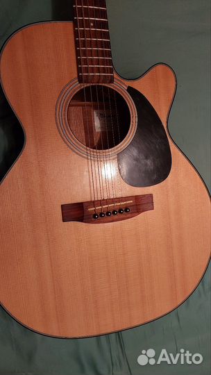 Акустическая гитара
