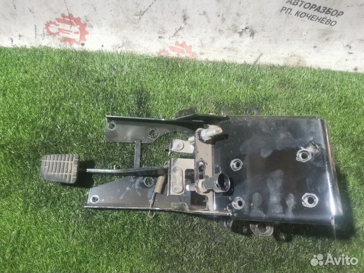 Педаль тормоза УАЗ Патриот