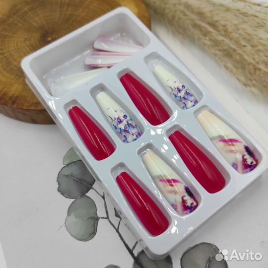 Накладные ногти (типсы) с готовым дизайном