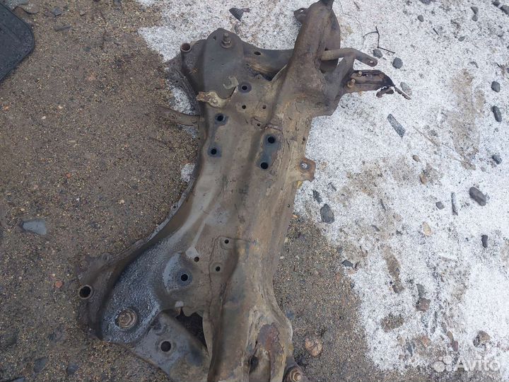 Подрамник Toyota Corolla E150