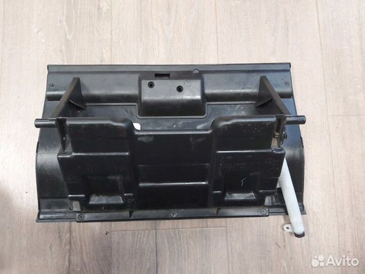 Бардачок Nissan Patrol Y62