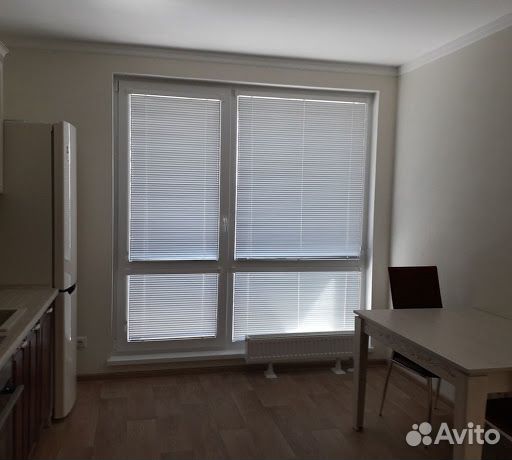 Жалюзи горизонтальные на кухню