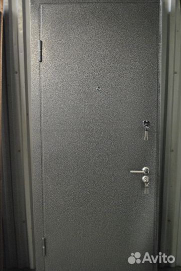 Дверь с антивандальным покрытием и ламинатом