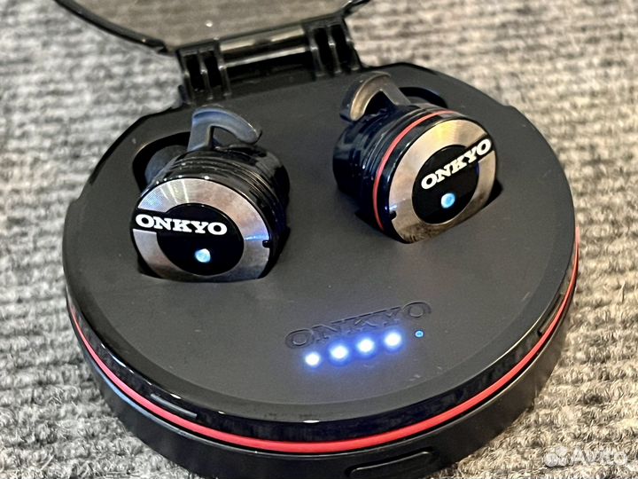 Беспроводные наушники onkyo W800BT