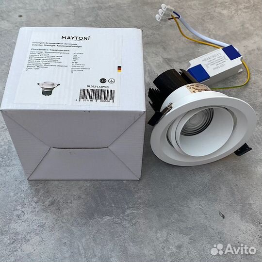 Встраиваемый светильник Maytoni белый новый