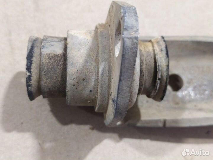 Рычаг Renault Fluence K4MV838 2010