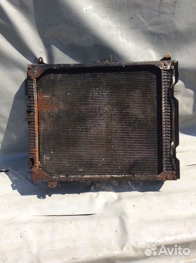 Радиатор охлаждения mercedes-benz 1834