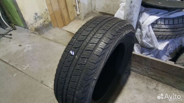 Kumho Road Venture APT KL51 235/60 R17