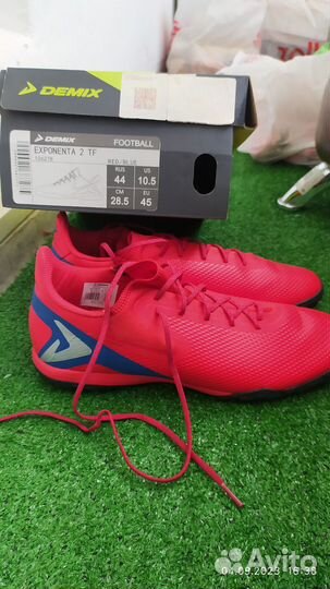 Продам новые сороконожки для футбола