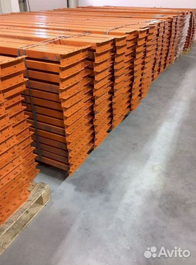 Стеллажи с полками