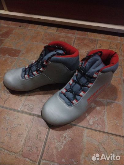 Лыжные ботинки NNN 35 и 37 размер