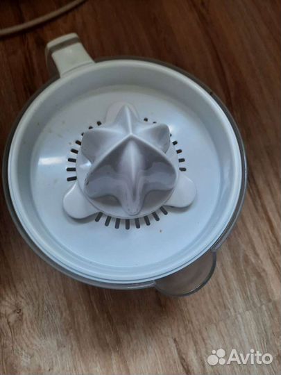 Электрическая соковыжималка для цитрусов