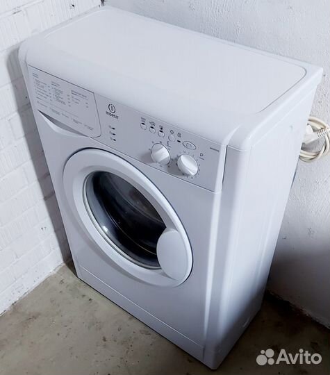 Стиральная машина бу Indesit wisn 103
