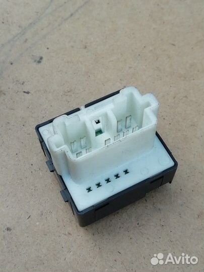 Кнопка регулировки зеркалов Mitsubishi Lancer 1.3