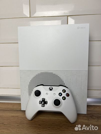 Xbox One s 500 gb+ 327 игр