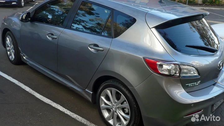 Заднее стекло с обогревом Mazda 3 BL