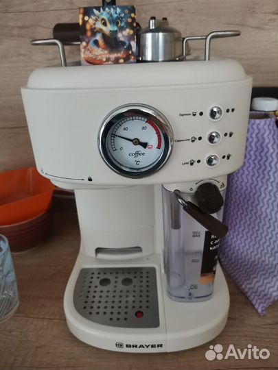 Кофеварка рожковая с капучинатором brayer BR1108