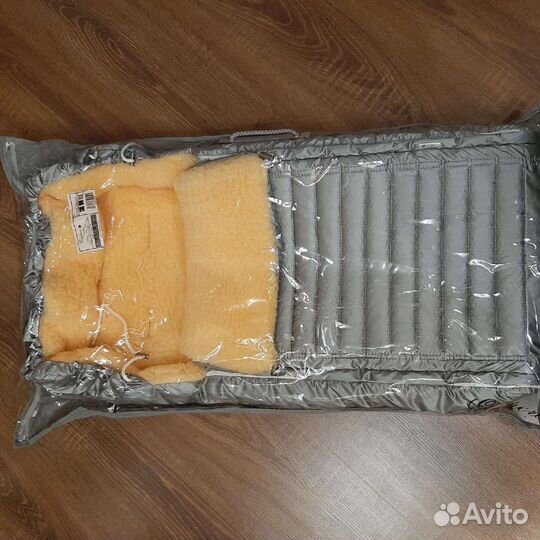 Меховой конверт в коляску овчина
