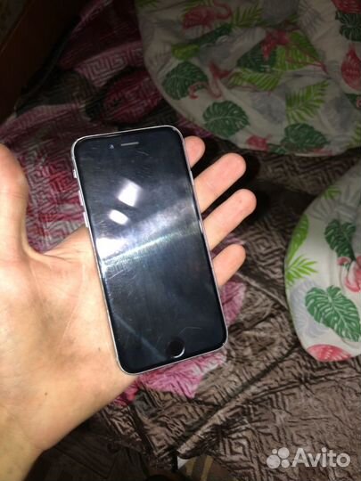 Телефон iPhone 6