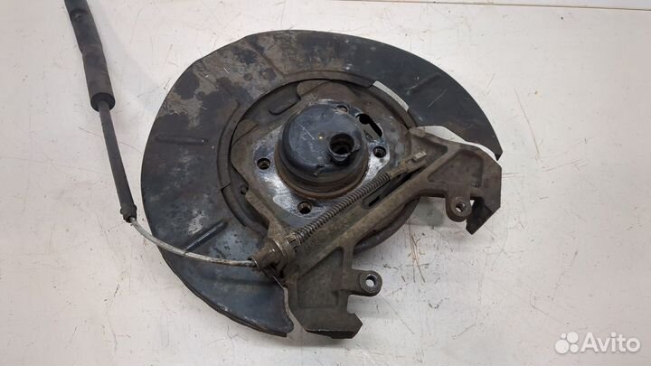 Ступица (кулак, цапфа) левая задняя Dodge Caravan