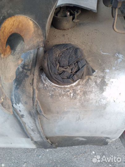 Бак алюминиевый на Вольво с креплениями