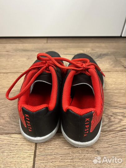 Бутсы футбольные сороконожки kipsta