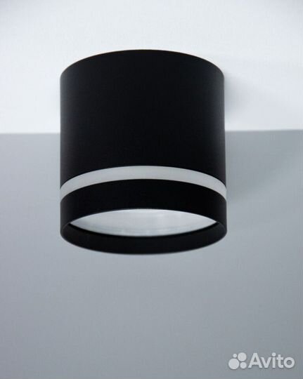 Накладной потолочный светильник