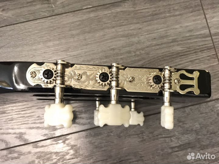 Акустическая гитара 6 струн